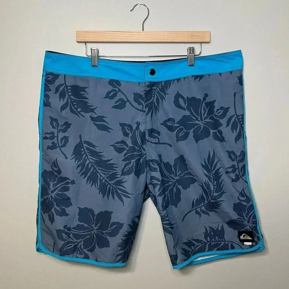 QuickSilver Amphibians Board Hawaiian Print  Board Short - Picture 1 of 12